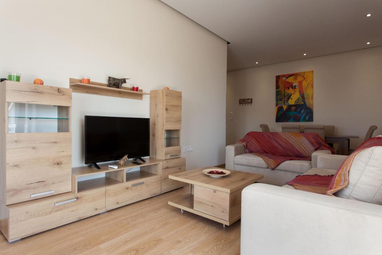 Modern Apt In Glyfada A Breath Away From The Sea - The View เอเธนส์ ภายนอก รูปภาพ