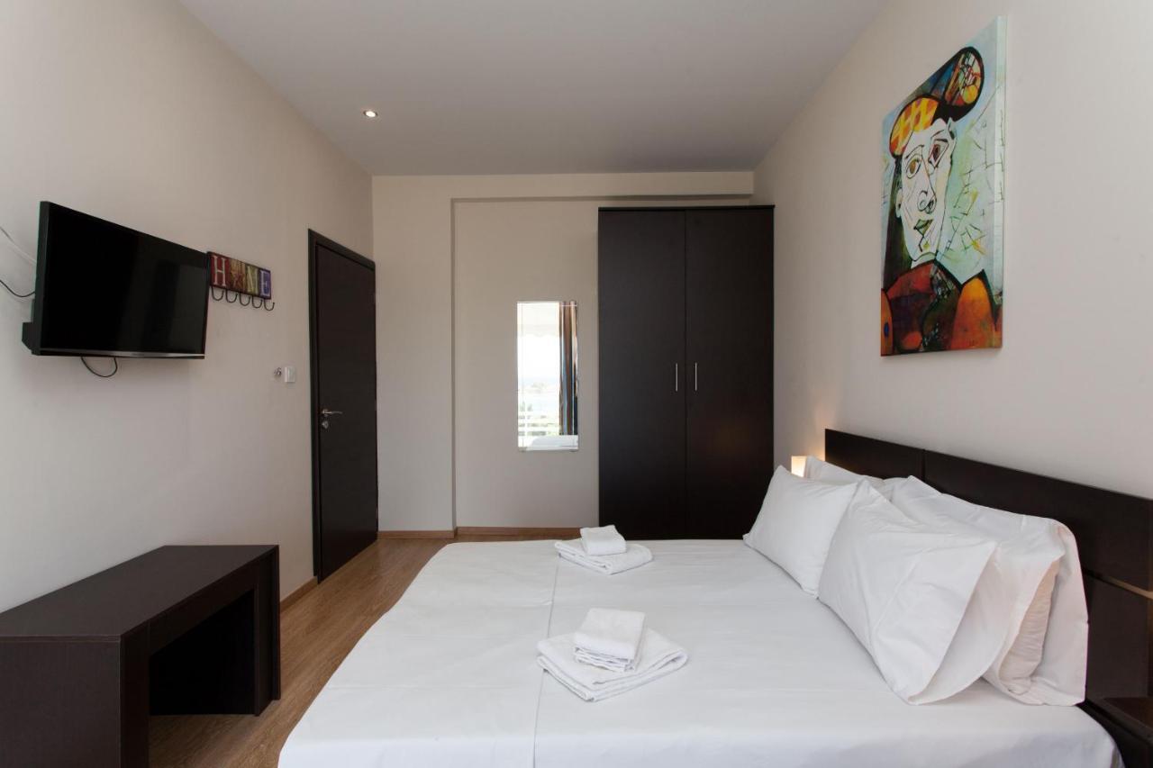 Modern Apt In Glyfada A Breath Away From The Sea - The View เอเธนส์ ภายนอก รูปภาพ