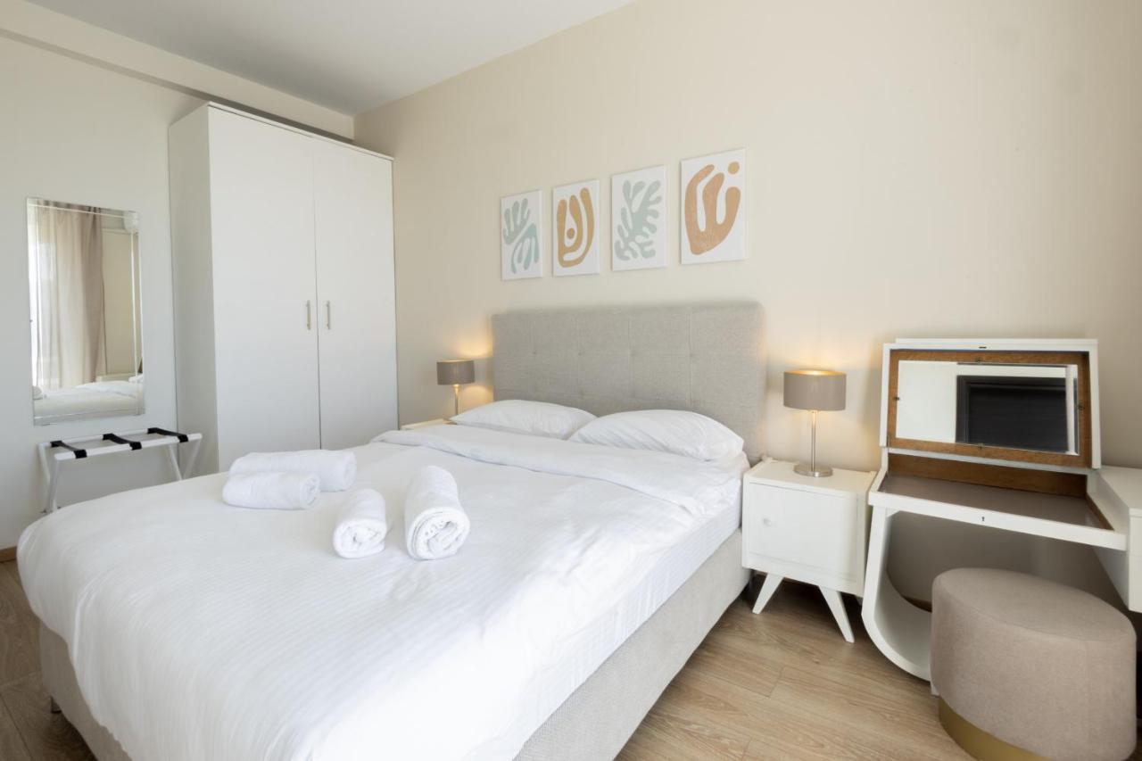 Modern Apt In Glyfada A Breath Away From The Sea - The View เอเธนส์ ภายนอก รูปภาพ