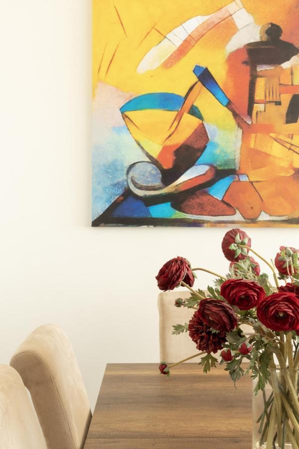 Modern Apt In Glyfada A Breath Away From The Sea - The View เอเธนส์ ภายนอก รูปภาพ
