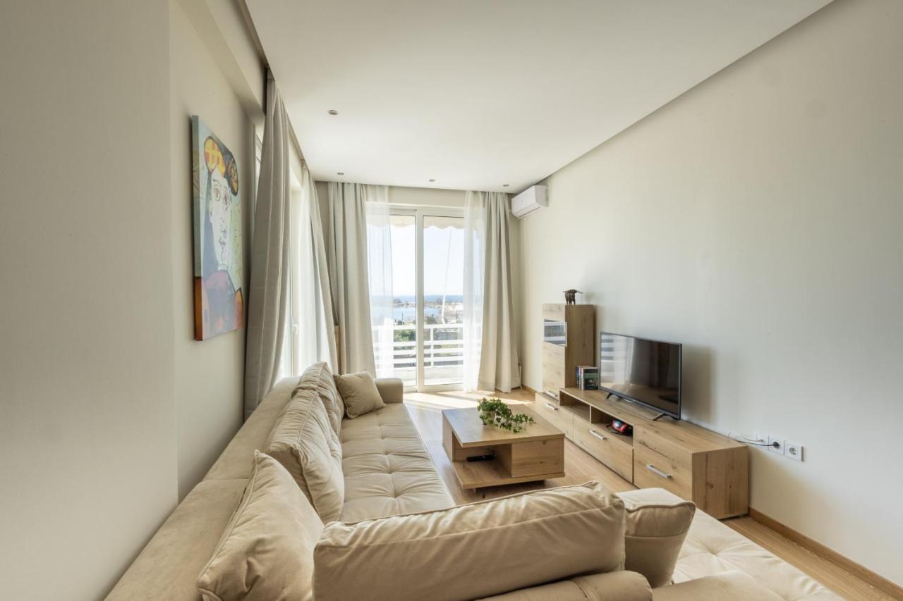 Modern Apt In Glyfada A Breath Away From The Sea - The View เอเธนส์ ภายนอก รูปภาพ
