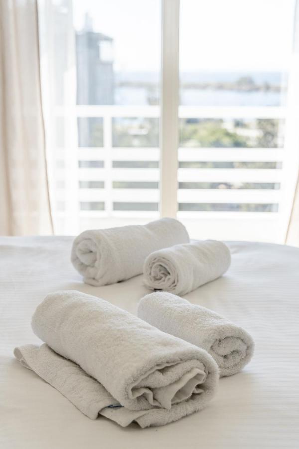 Modern Apt In Glyfada A Breath Away From The Sea - The View เอเธนส์ ภายนอก รูปภาพ